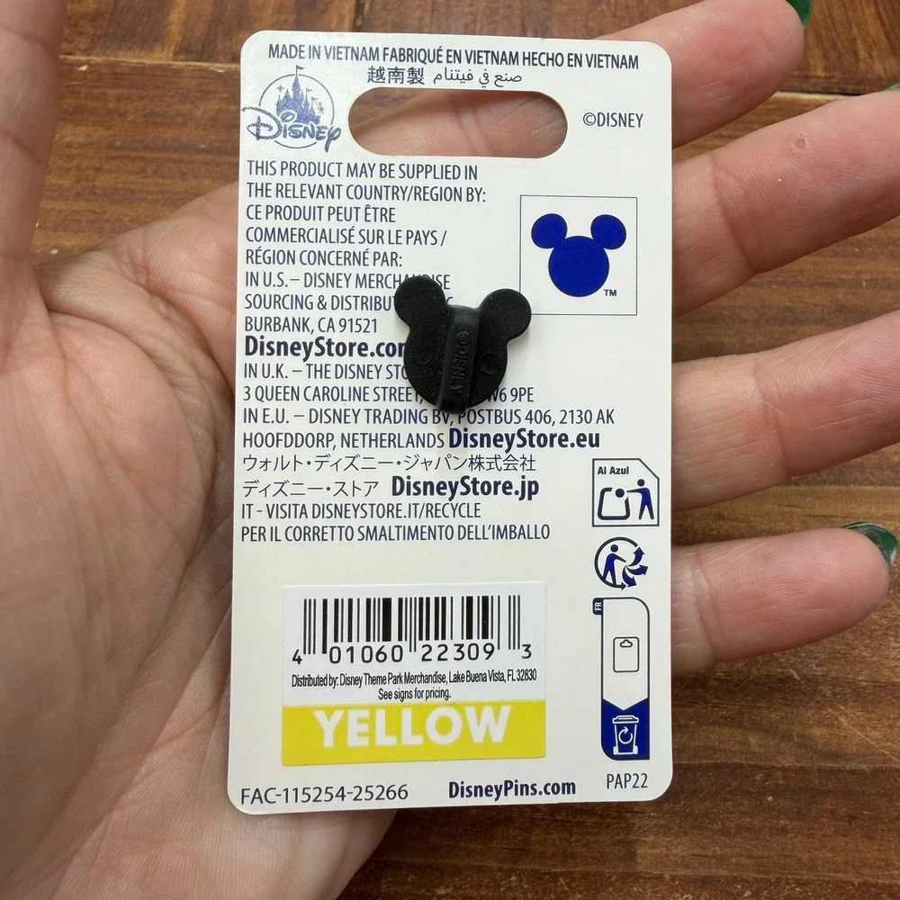 New Disney Parks Goofy Wanna Trade Pin Medal